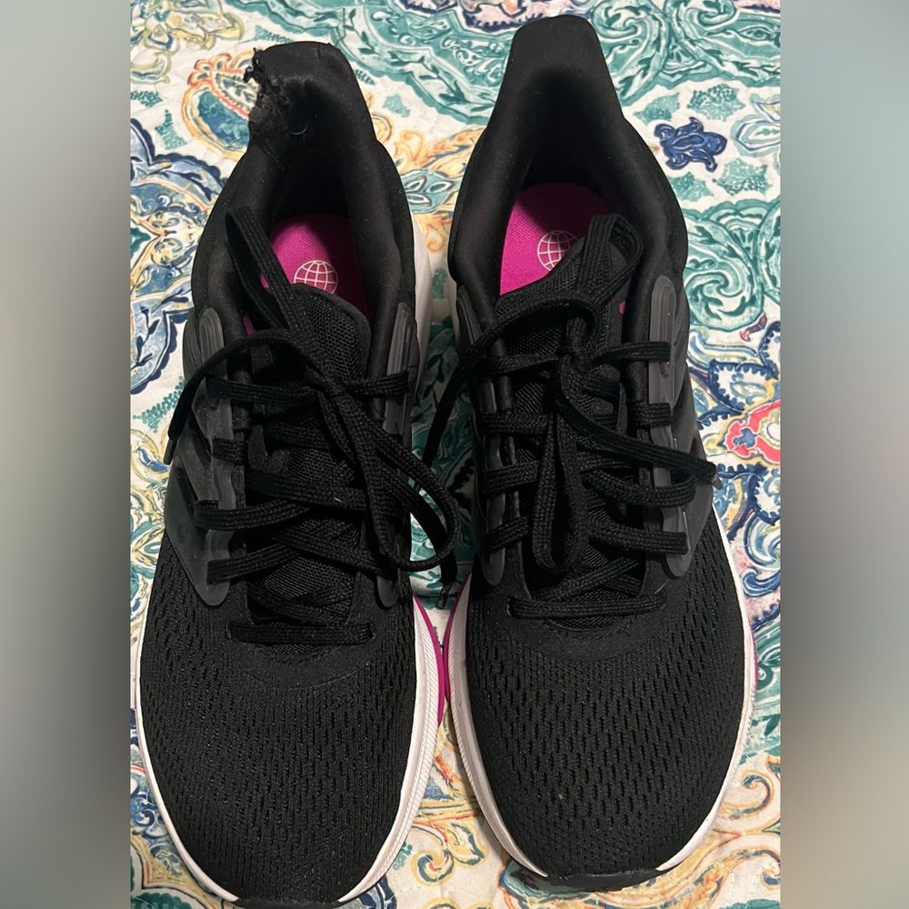 Addis sneakers